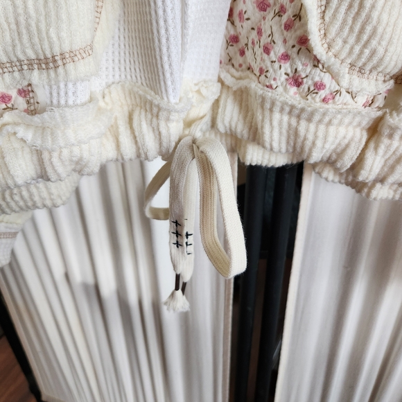 Pol Floral-Panel Cream Hooded Jacket - Picture 5 of 9